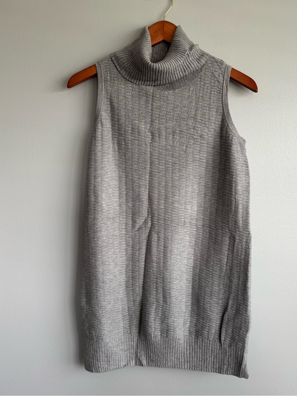 Susan Graver Weekend Heather Gray Sleeveless Knit Tunic Turtleneck Sweater Med.